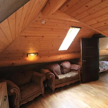 The Gorgeous Log House, That Brings Out The Smile! *